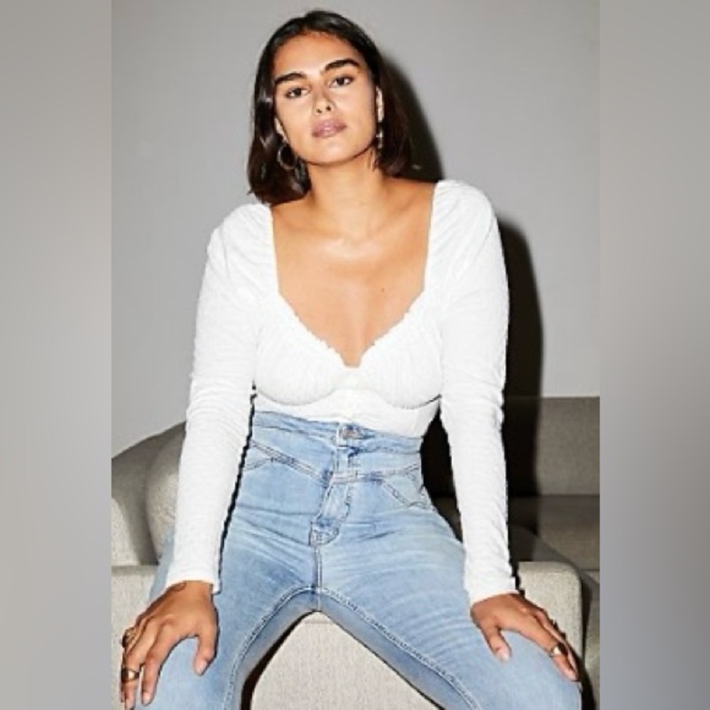 Free People Ladybug Long sleeve top in white! Size xsmall